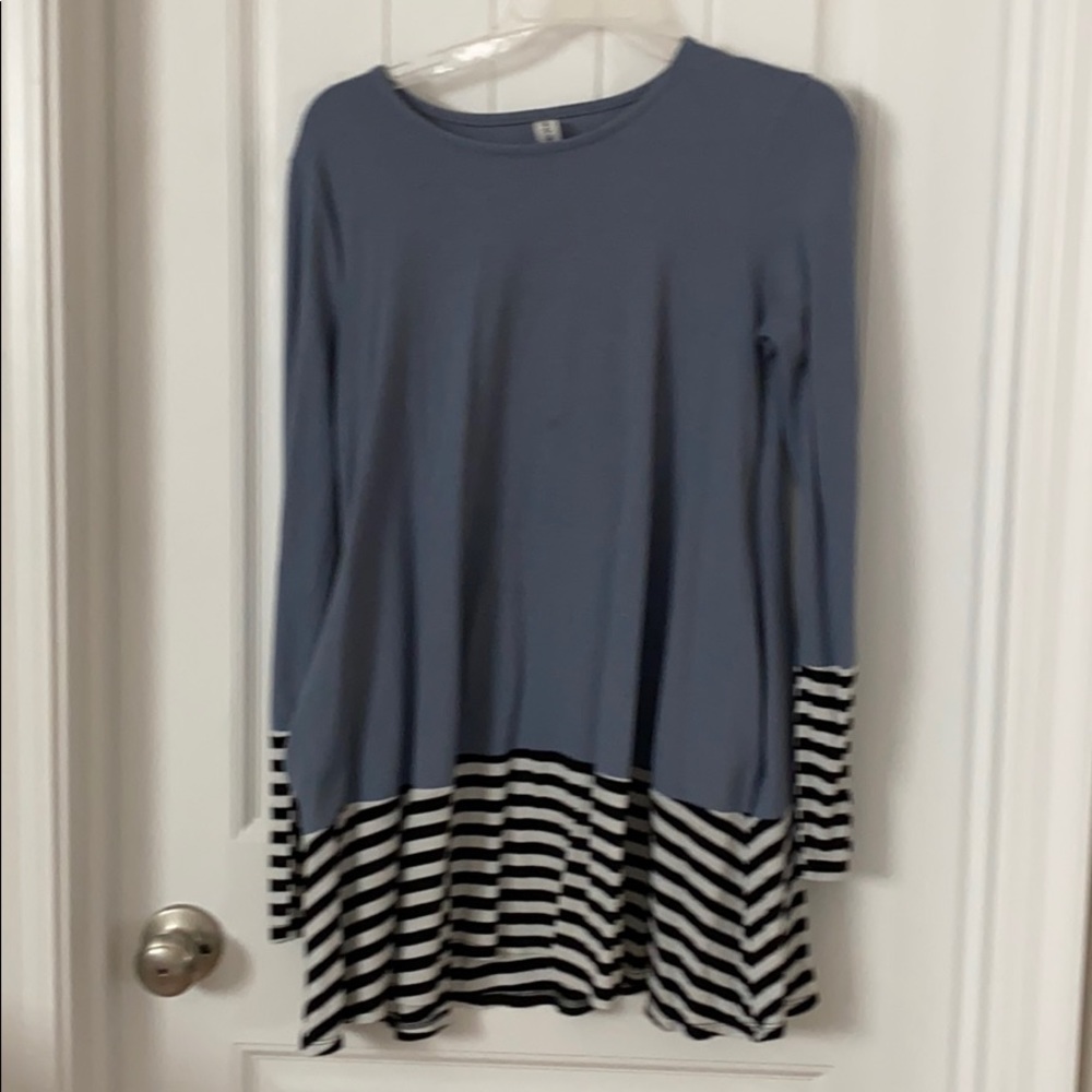 Boutique tunic with pockets